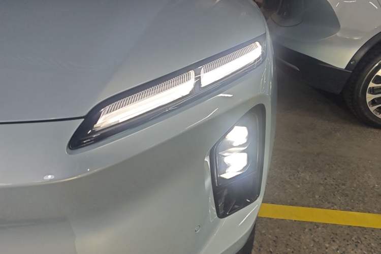 Used Nio ES6 2025 75 kWh Left Front Headlight