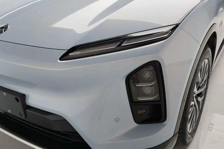 Used Nio ES6 2025 75 kWh Left Front Headlight