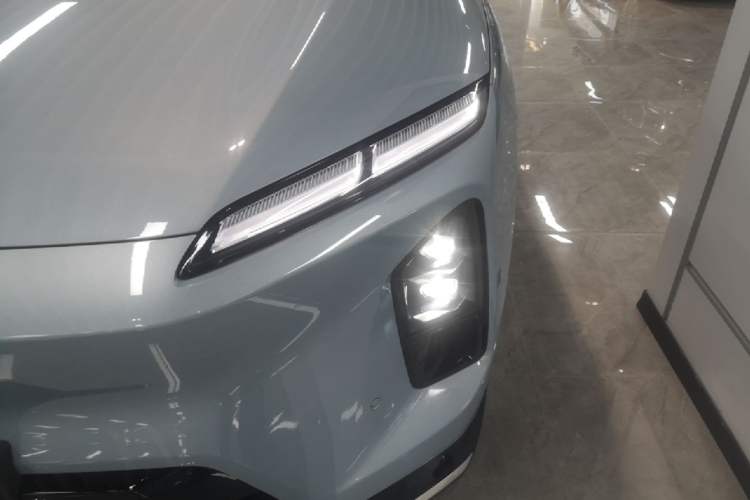 Used Nio ES6 2025 75 kWh Left Front Headlight