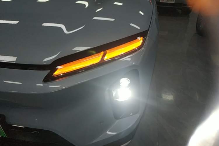 Used Nio ES6 2025 75 kWh Left Front Headlight