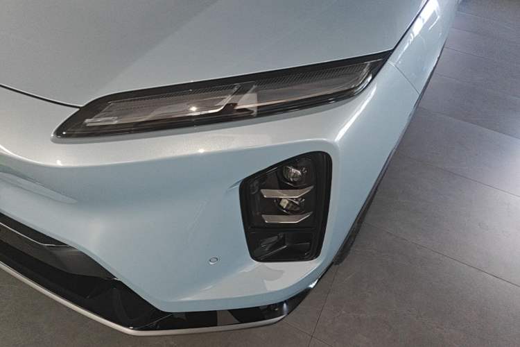 Used Nio ES6 2025 75 kWh Left Front Headlight