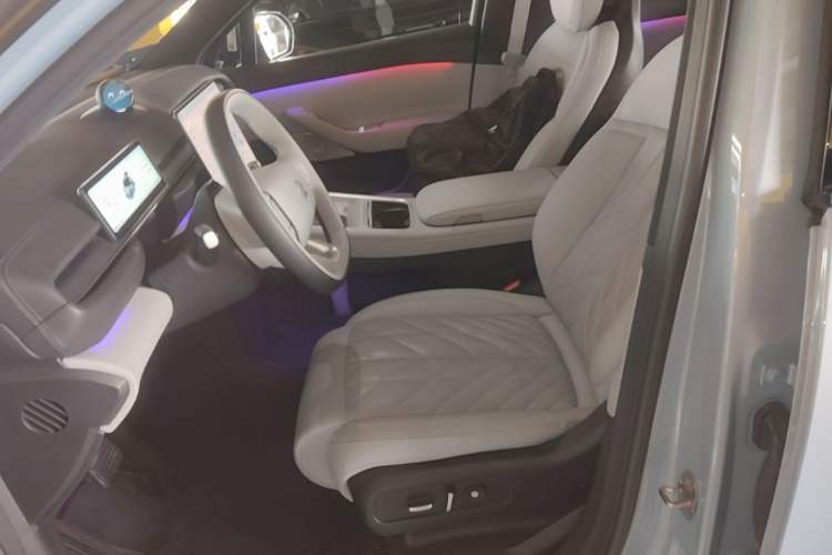 Used Nio ES6 2025 75 kWh Left Front Seat