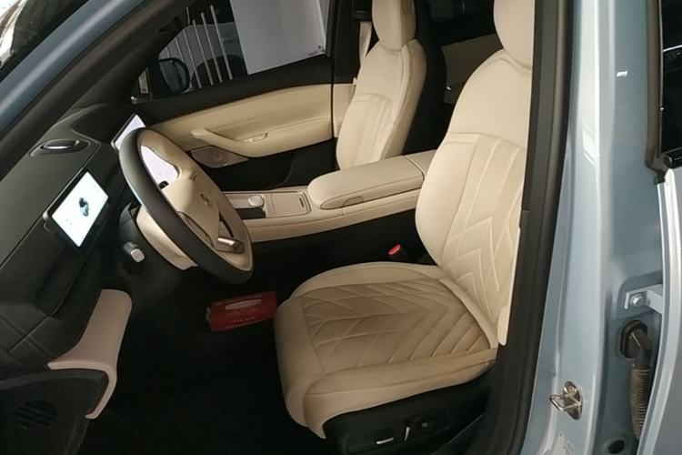 Used Nio ES6 2025 75 kWh Left Front Seat