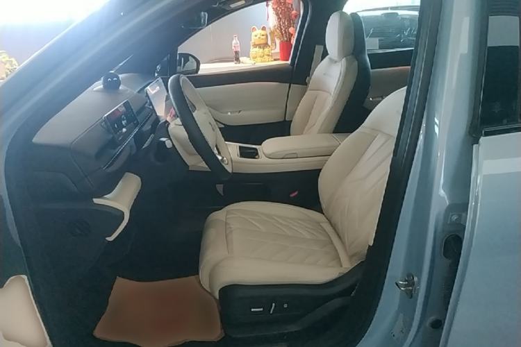 Used Nio ES6 2025 75 kWh Left Front Seat