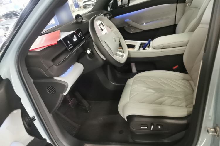 Used Nio ES6 2025 75 kWh Left Front Seat