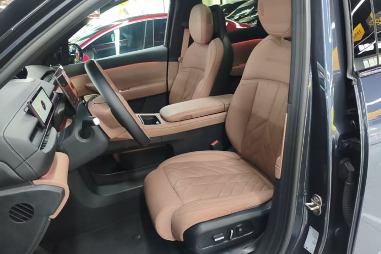 Used Nio ES6 2025 75 kWh Left Front Seat