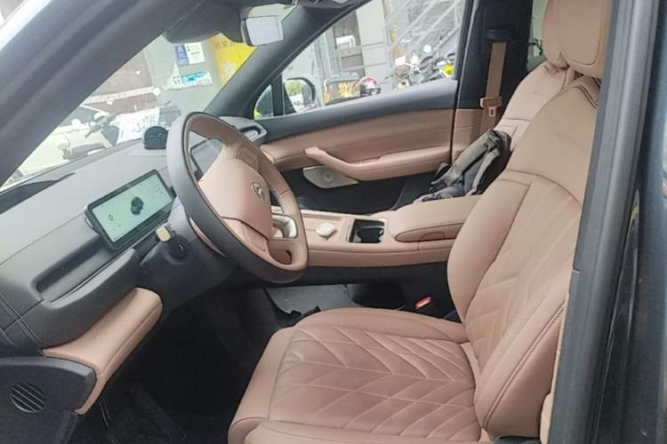 Used Nio ES6 2025 75 kWh Left Front Seat