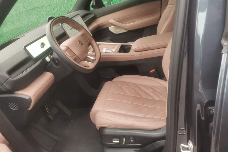 Used Nio ES6 2025 75 kWh Left Front Seat
