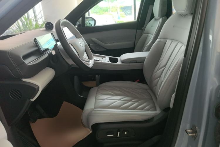 Used Nio ES6 2025 75 kWh Left Front Seat
