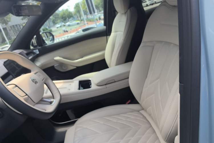 Used Nio ES6 2025 75 kWh Left Front Seat