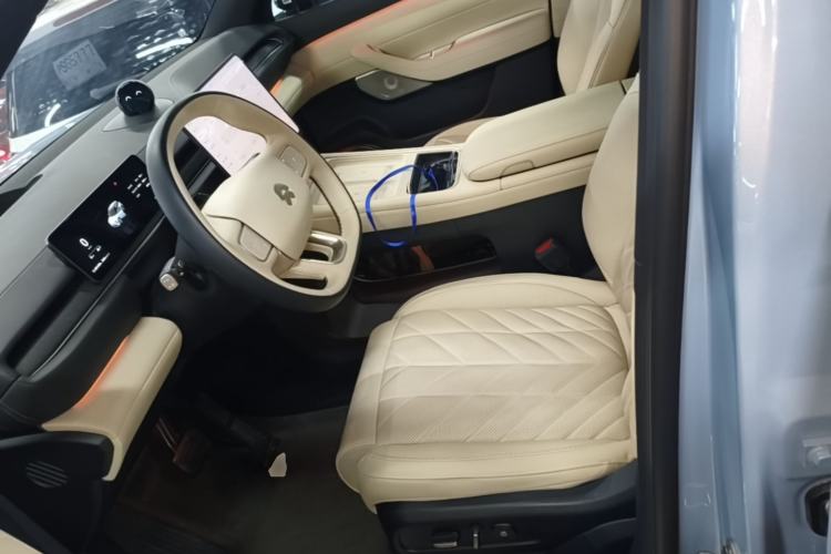 Used Nio ES6 2025 75 kWh Left Front Seat