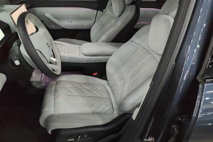 Used Nio ES6 2025 75 kWh Left Front Seat