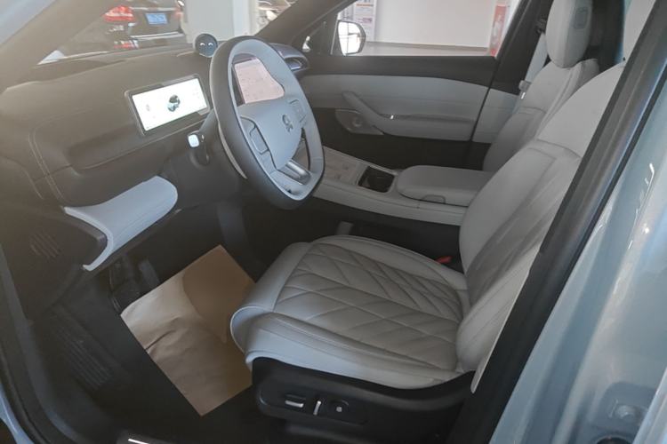 Used Nio ES6 2025 75 kWh Left Front Seat