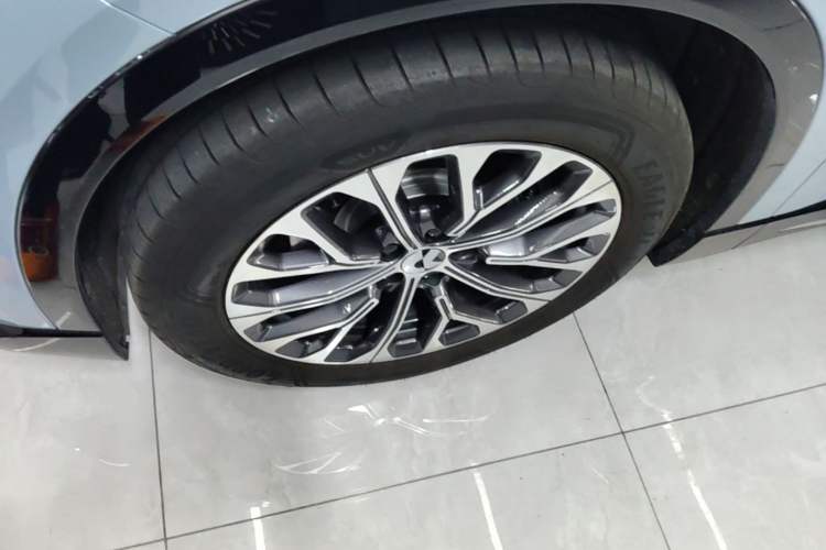 Used Nio ES6 2025 75 kWh Left Front Wheel Hub