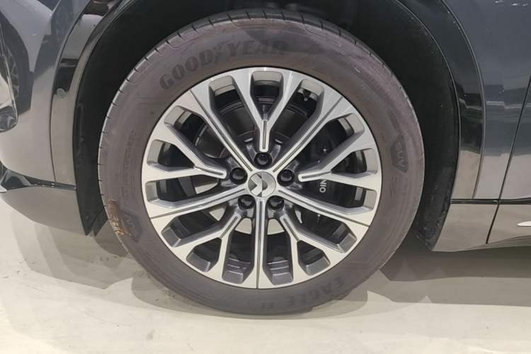 Used Nio ES6 2025 75 kWh Left Front Wheel Hub
