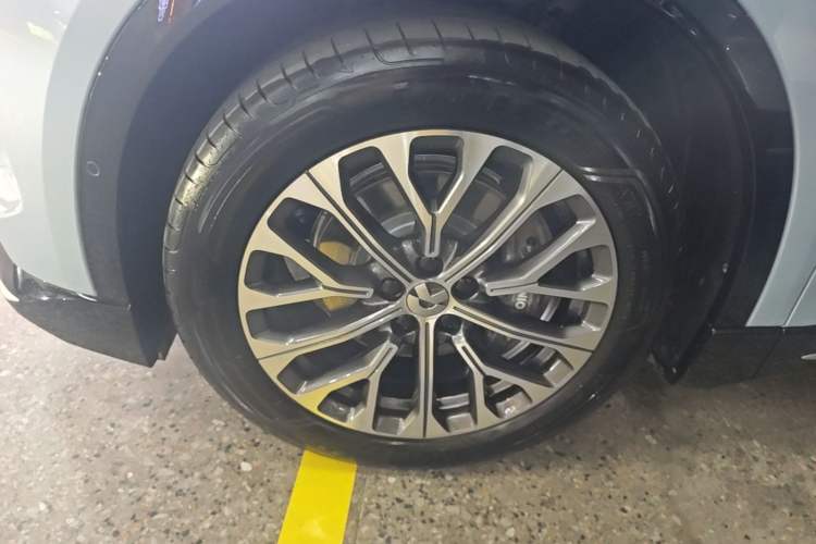 Used Nio ES6 2025 75 kWh Left Front Wheel Hub