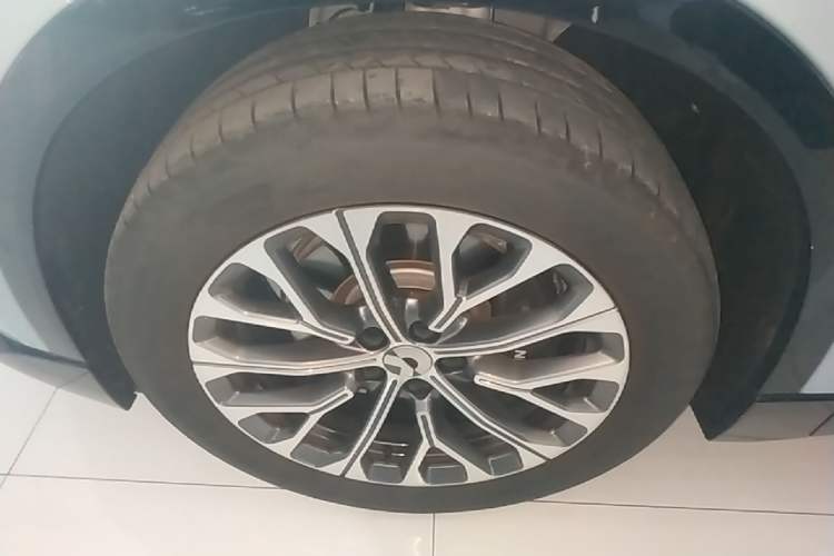 Used Nio ES6 2025 75 kWh Left Front Wheel Hub