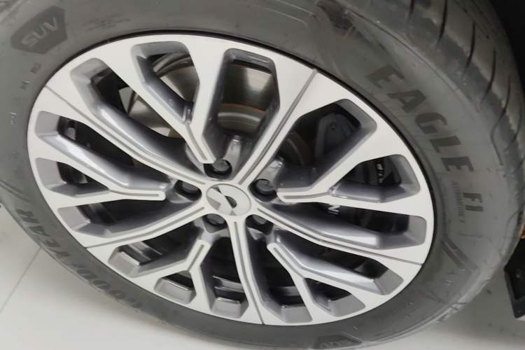 Used Nio ES6 2025 75 kWh Left Front Wheel Hub