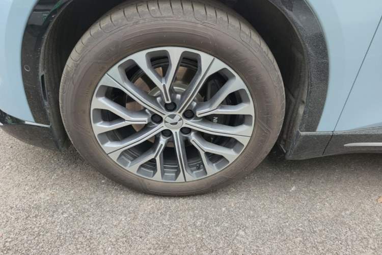 Used Nio ES6 2025 75 kWh Left Front Wheel Hub