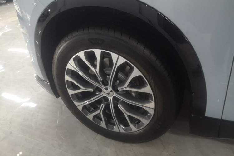 Used Nio ES6 2025 75 kWh Left Front Wheel Hub