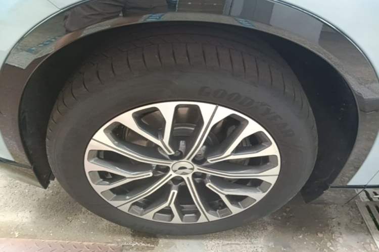 Used Nio ES6 2025 75 kWh Left Front Wheel Hub