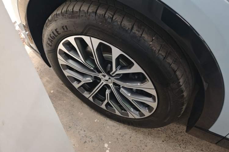Used Nio ES6 2025 75 kWh Left Front Wheel Hub