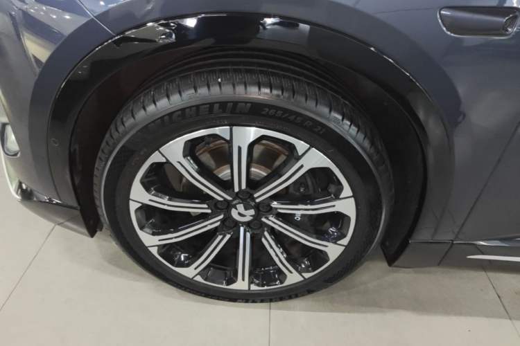 Used Nio ES6 2025 75 kWh Left Front Wheel Hub