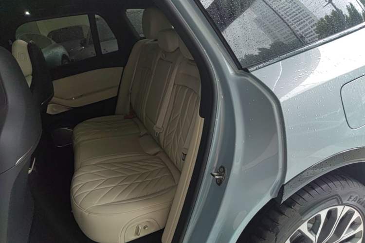 Used Nio ES6 2025 75 kWh Left Rear Seat