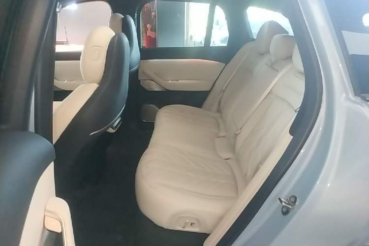 Used Nio ES6 2025 75 kWh Left Rear Seat
