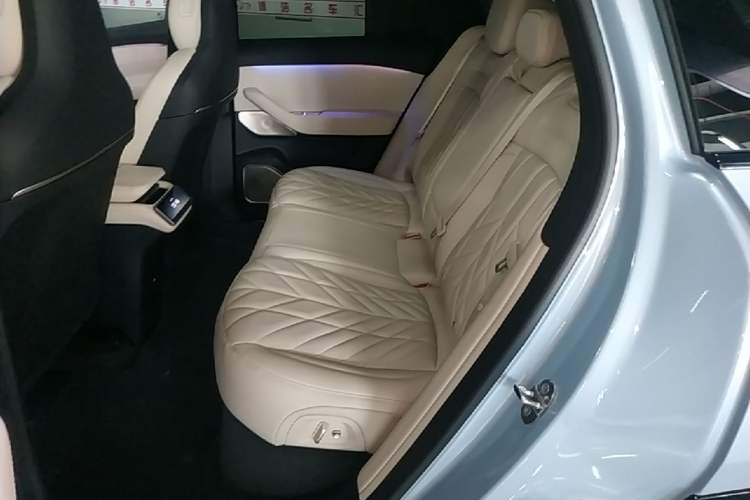 Used Nio ES6 2025 75 kWh Left Rear Seat
