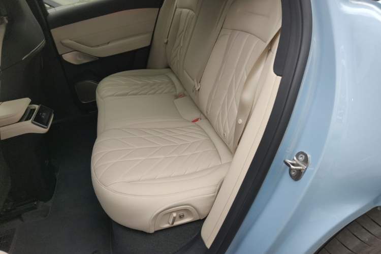 Used Nio ES6 2025 75 kWh Left Rear Seat