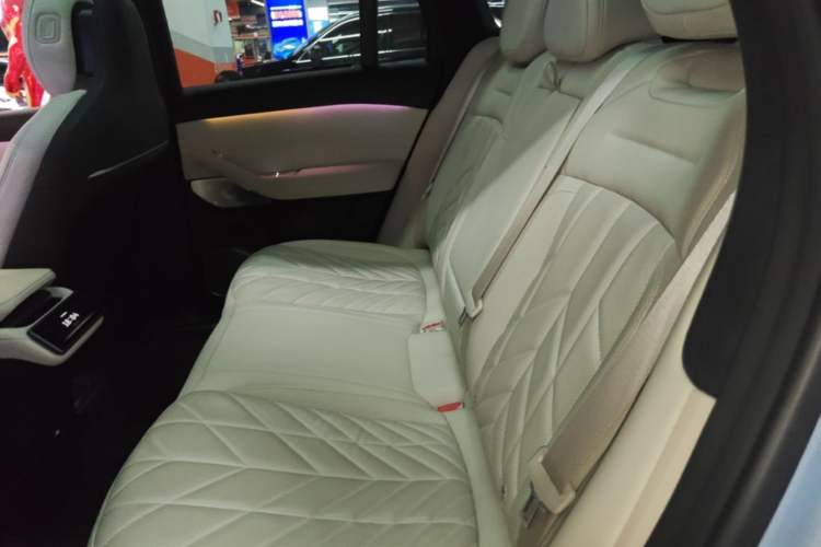 Used Nio ES6 2025 75 kWh Left Rear Seat
