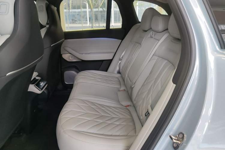 Used Nio ES6 2025 75 kWh Left Rear Seat
