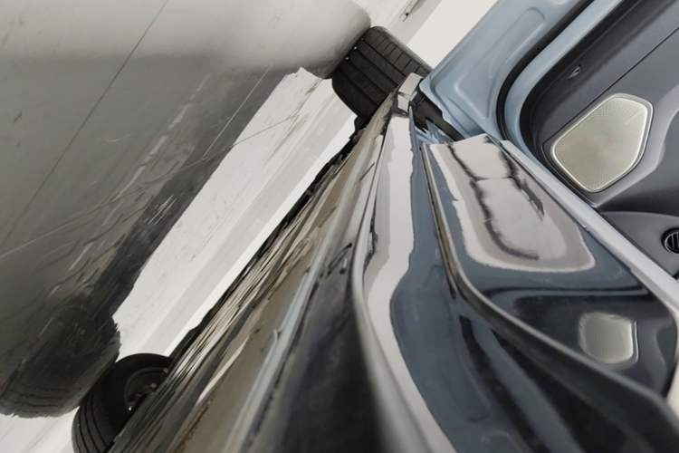 Used Nio ES6 2025 75 kWh Left Side Sill