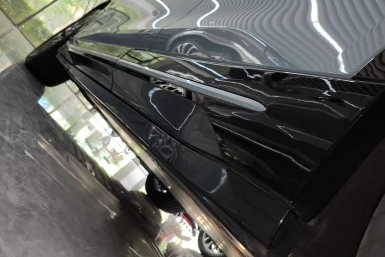 Used Nio ES6 2025 75 kWh Left Side Sill