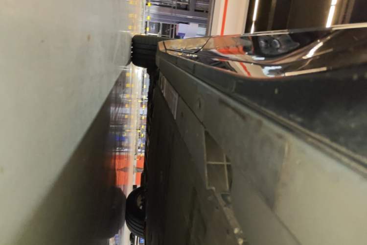 Used Nio ES6 2025 75 kWh Left Side Sill