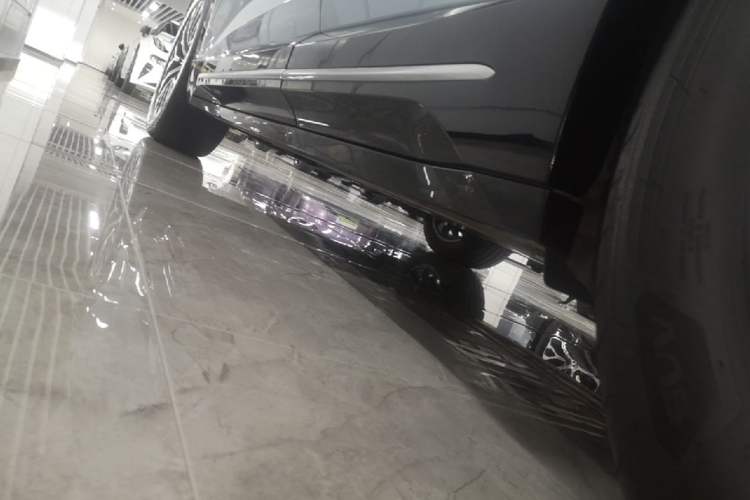 Used Nio ES6 2025 75 kWh Left Side Sill