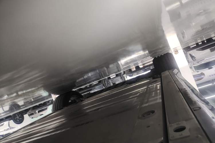 Used Nio ES6 2025 75 kWh Left Side Sill