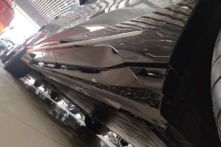 Used Nio ES6 2025 100 kWh Left Side Sill