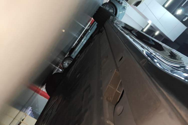 Used Nio ES6 2025 75 kWh Left Side Sill