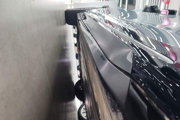 Used Nio ES6 2025 75 kWh Left Side Sill