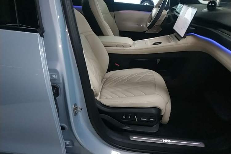 Used Nio ES6 2025 75 kWh Right Front Seat