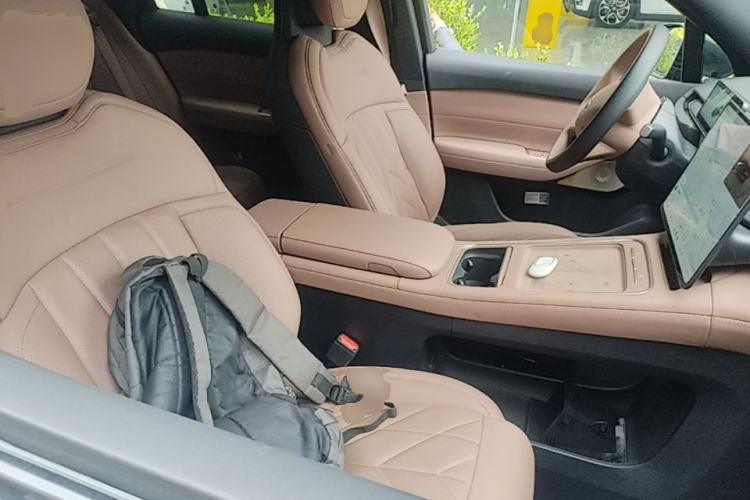 Used Nio ES6 2025 75 kWh Right Front Seat