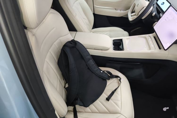 Used Nio ES6 2025 75 kWh Right Front Seat