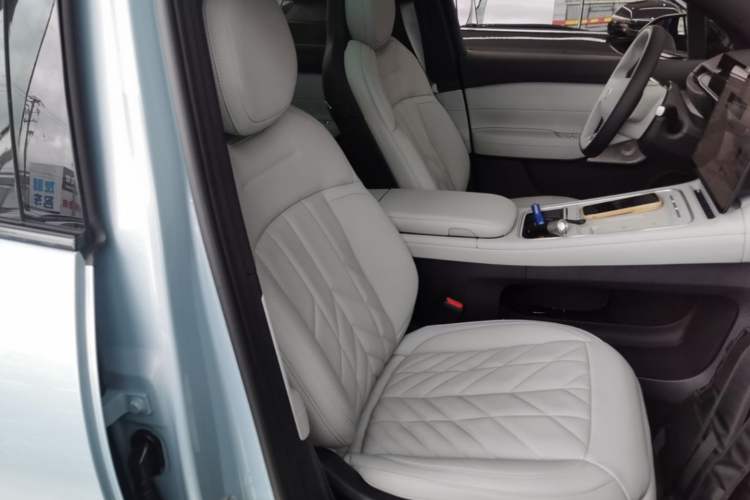 Used Nio ES6 2025 75 kWh Right Front Seat