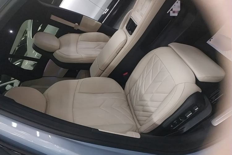 Used Nio ES6 2025 75 kWh Right Front Seat