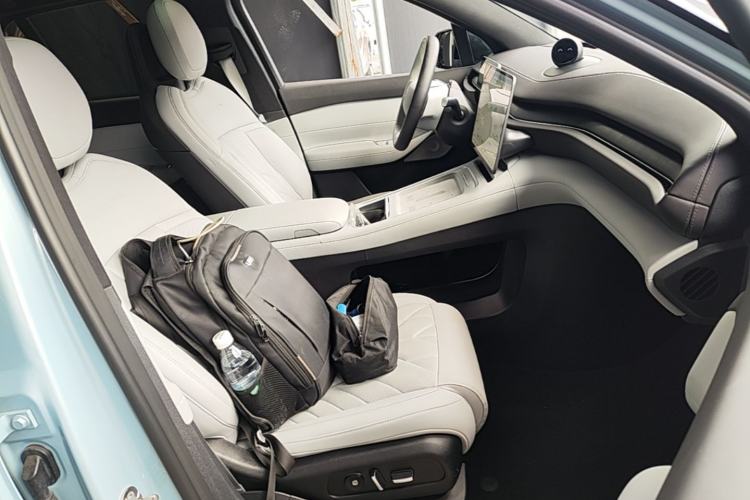 Used Nio ES6 2025 75 kWh Right Front Seat