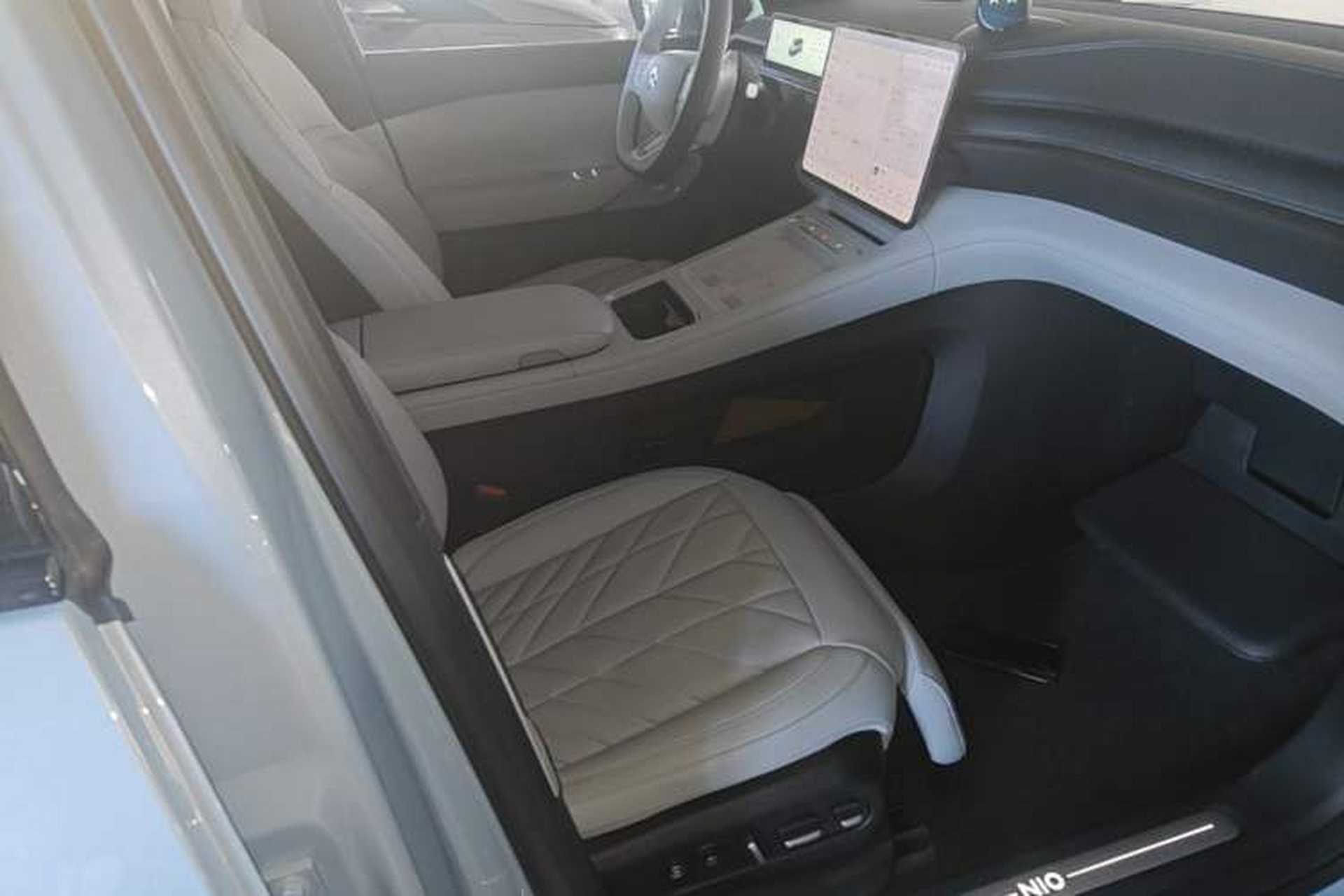 Used Nio ES6 2025 75 kWh Right Front Seat