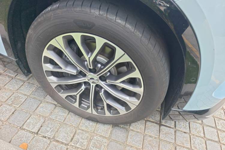 Used Nio ES6 2025 75 kWh Right Front Wheel Hub