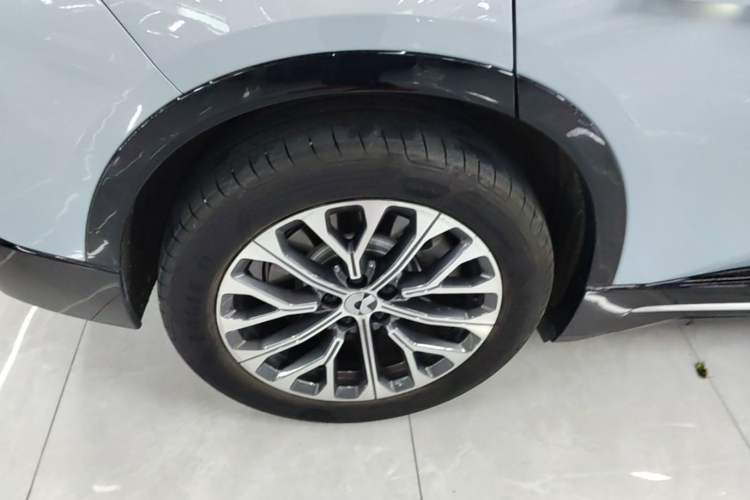 Used Nio ES6 2025 75 kWh Right Rear Wheel Hub
